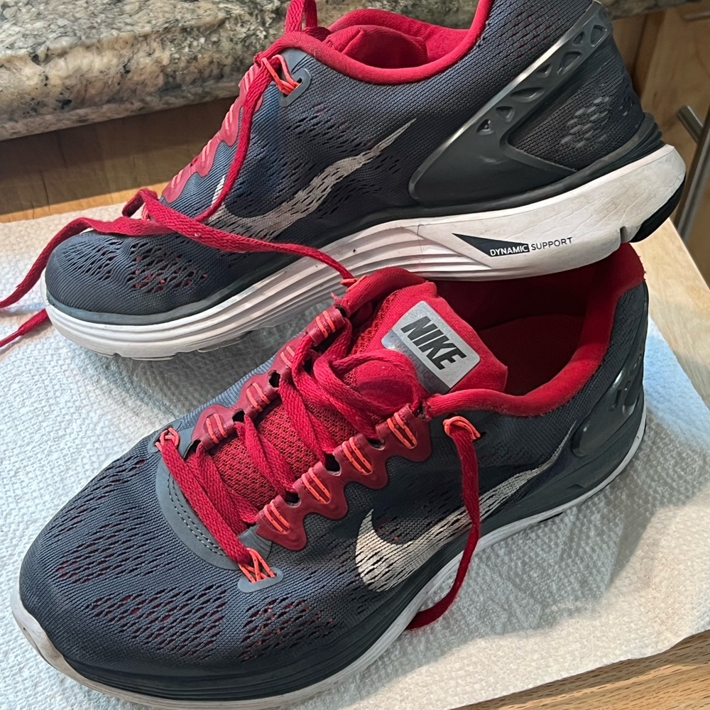 Nike LunarGlide5 shoes dark gray with red trim